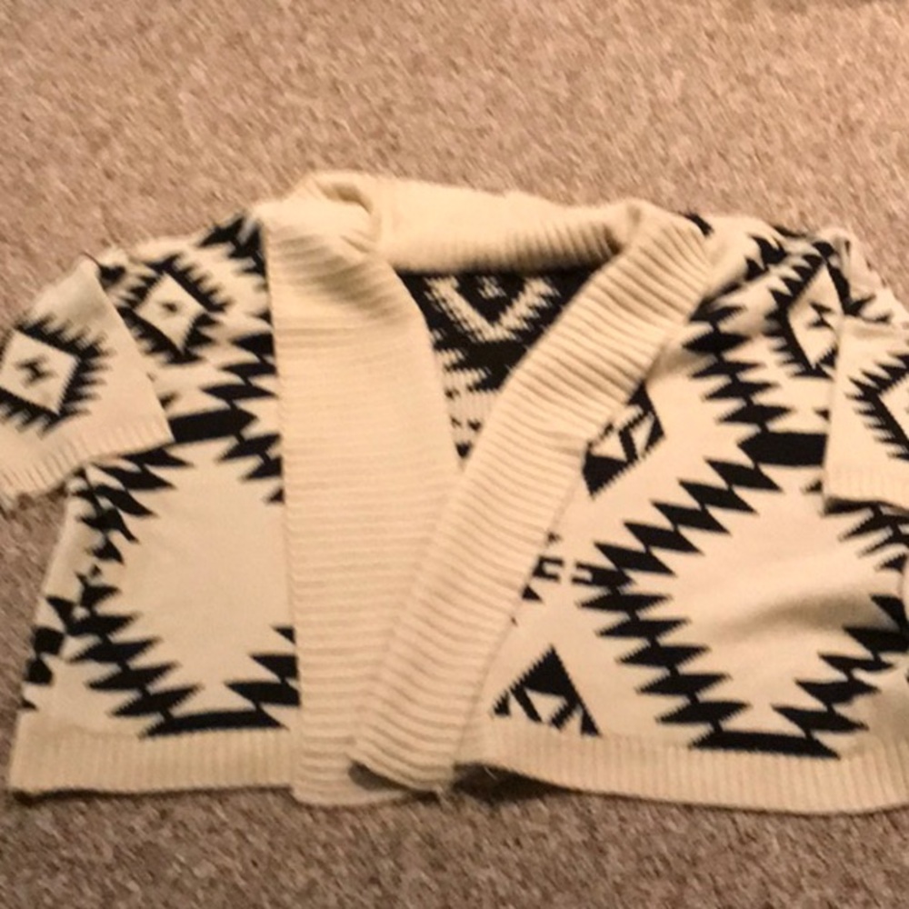 SheInside rolled collar wrap sweater M Black- -white pattern